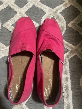 Toms Women's Hot Pink Canvas Slip-On Flats